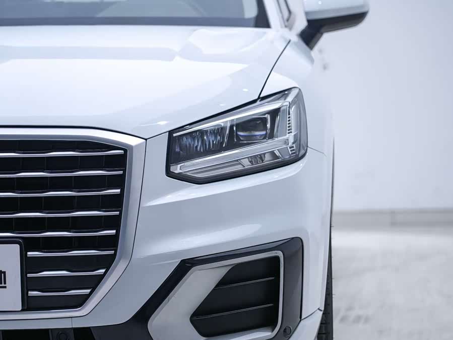 Audi Q2L 2021 immagine di auto #8