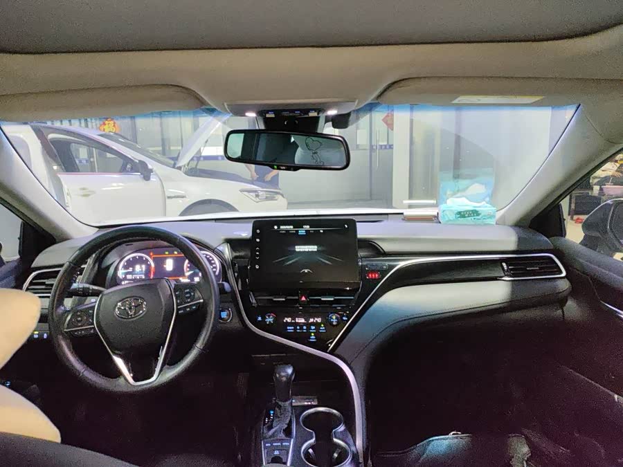 Toyota Camry 2021 car image #8