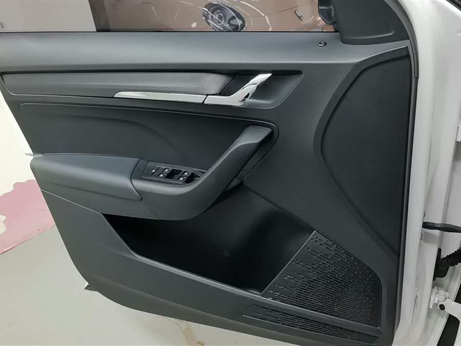 Skoda Kamiq 2022 car image #8