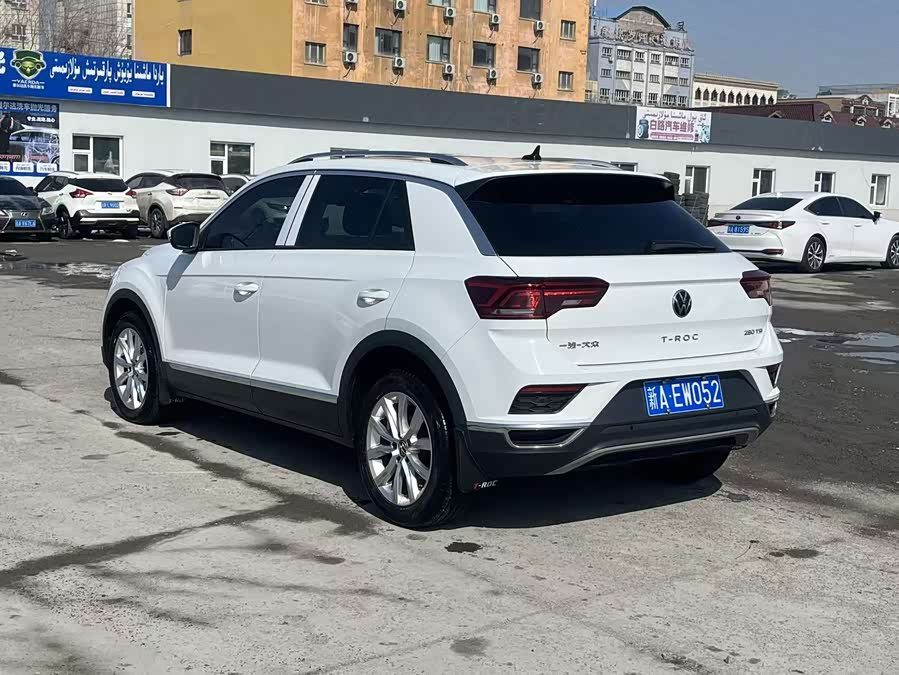 Volkswagen T-Roc 2022 car image #8