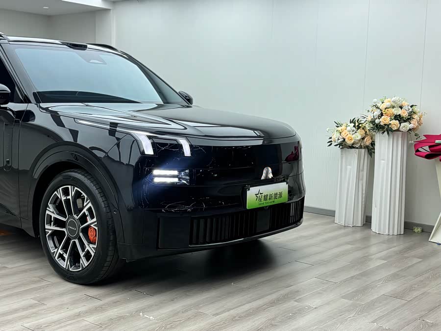 Lynk & Co 900 2025 #8 Lynk & Co 900 2025 car image #8