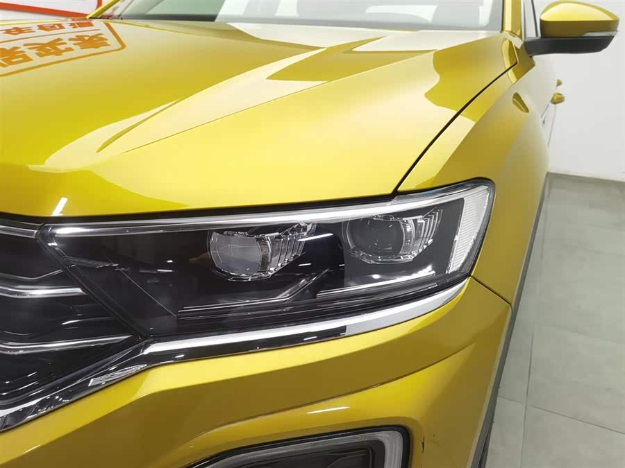 Volkswagen T-Roc 2019 car image #8