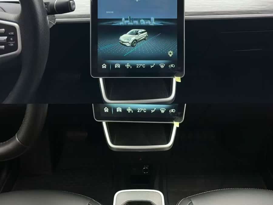 哪吒汽车 哪吒V 2021 汽车图片 #8