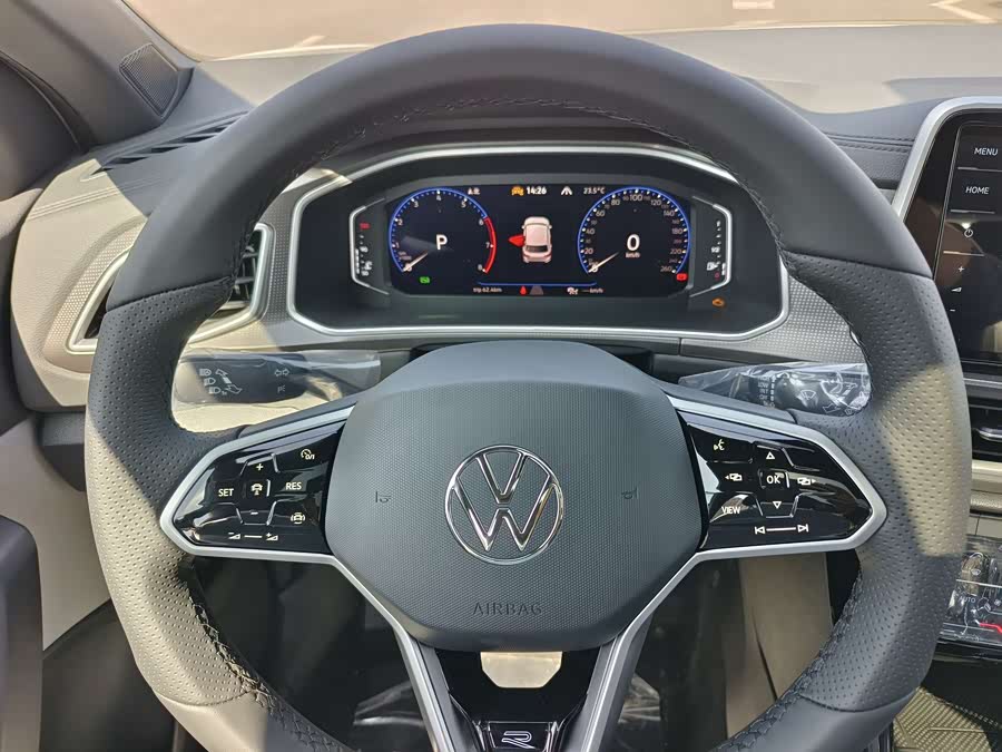Volkswagen T-Roc 2026 car image #8