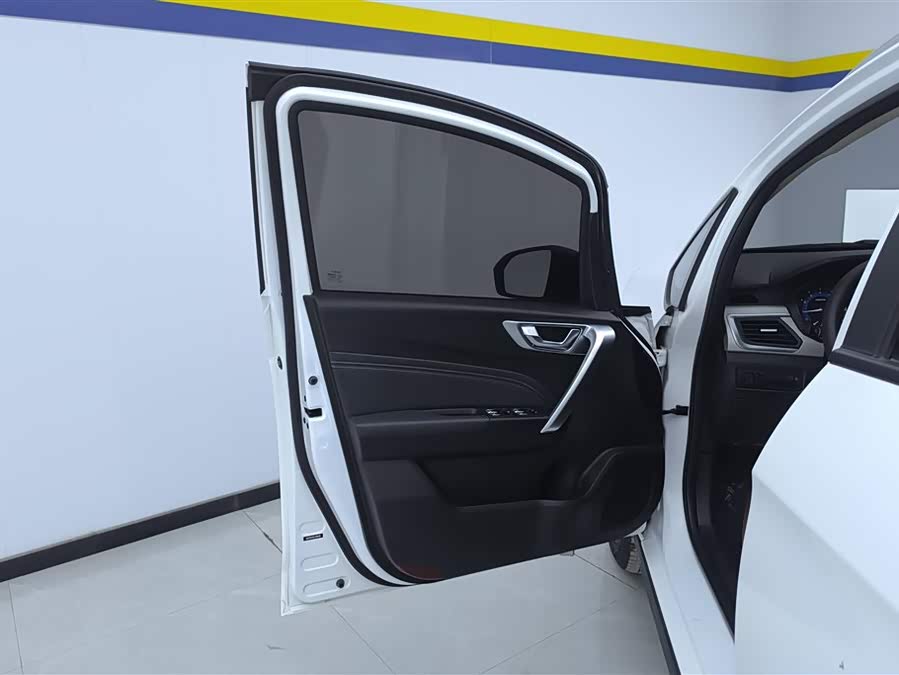 GEELY 2020 car image #8