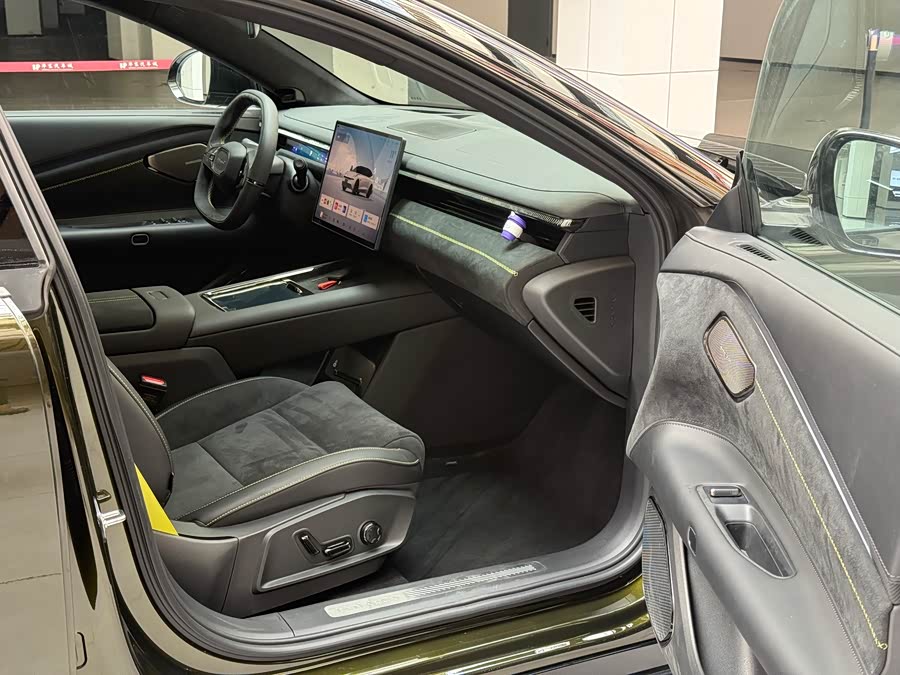 Lynk & Co 10 EM-P 2025 car image #8