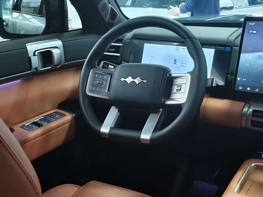 FangChengBao Tiger 7 2025 car image #8