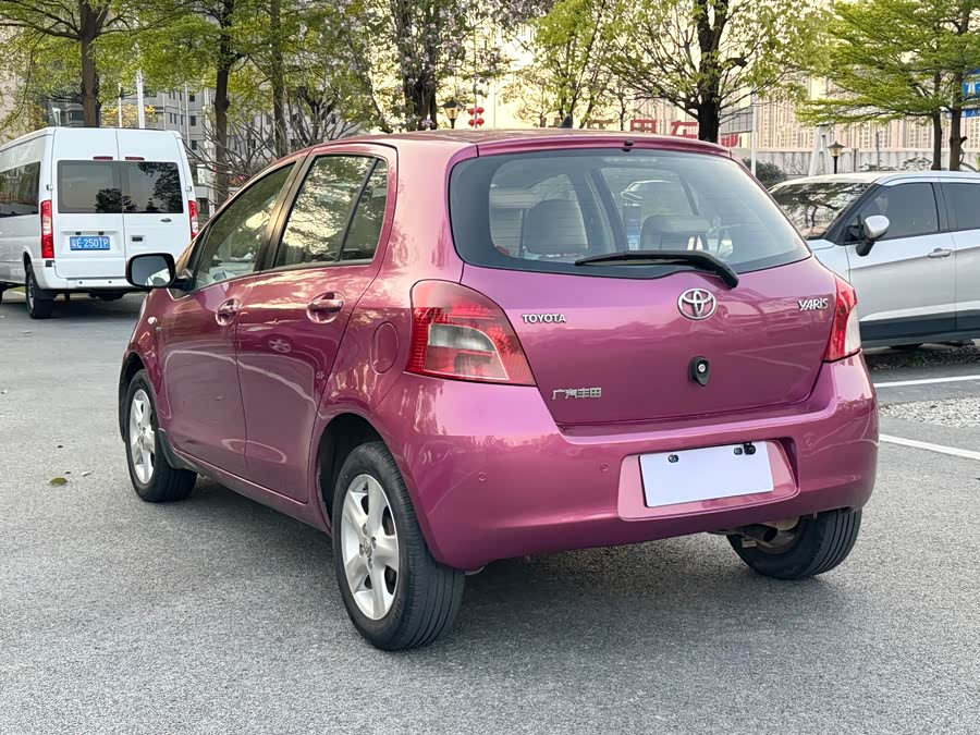 Yaris 2009 car image #8