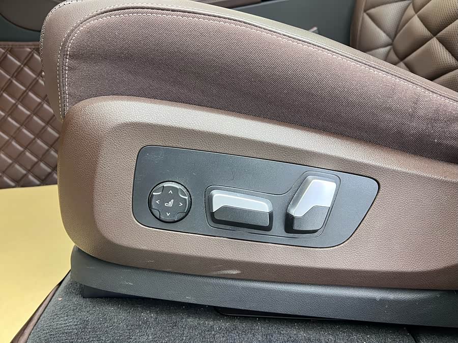 BMW X5 2025 imagem de carro #8