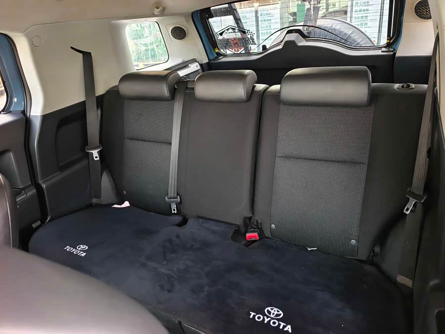 Toyota FJ Cruiser 2015 car image #8