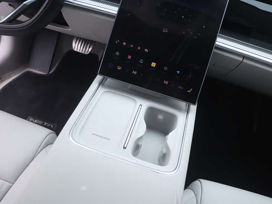 哪吒汽车 哪吒S猎装 2025 汽车图片 #8