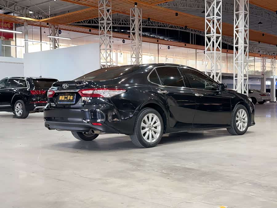 Toyota Camry 2018 immagine di auto #8