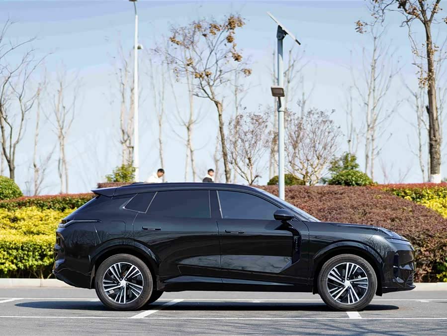 Lynk & Co 08 EM-P 2025 #8 Lynk & Co 08 EM-P 2025 car image #8