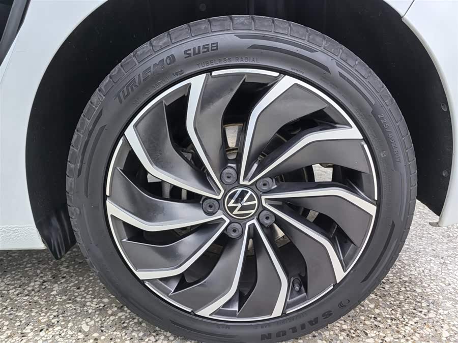 Volkswagen Golf 2020 car image #8