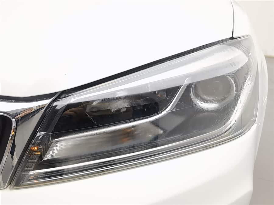 GEELY Emgrand 2018 car image #8