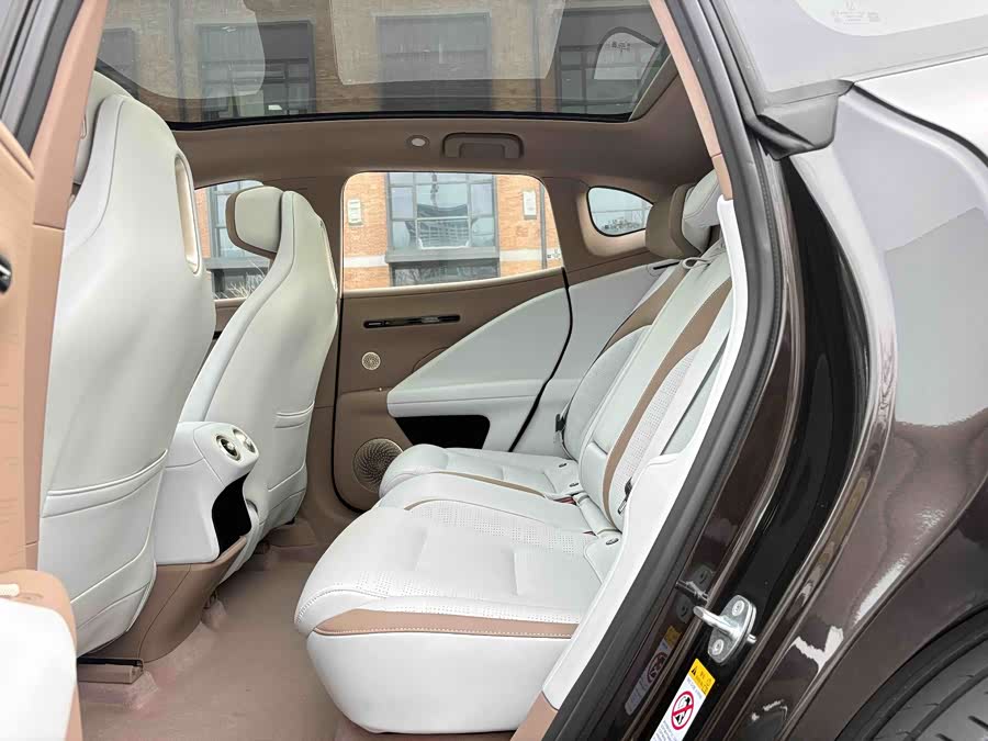 Avatr 07 2025 car image #8