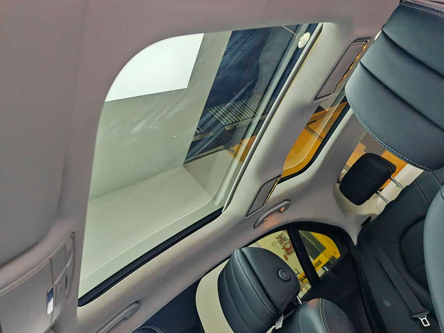 Mercedes-Benz C Class 2018 car image #8