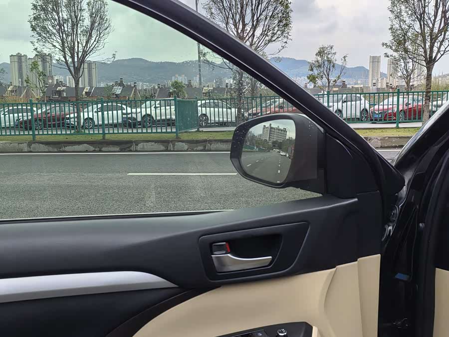 Toyota Highlander 2021 image de voiture #8