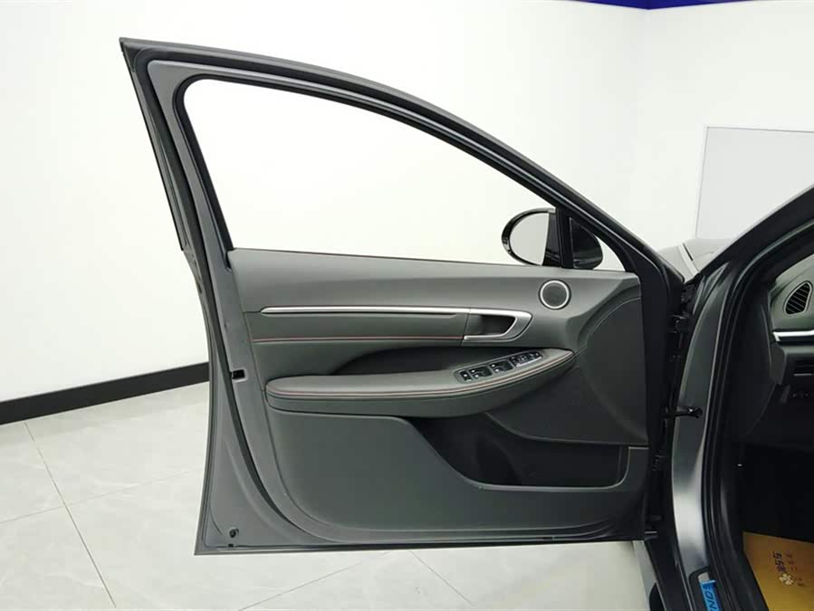 Hyundai Sonata 2023 صورة سيارة #8