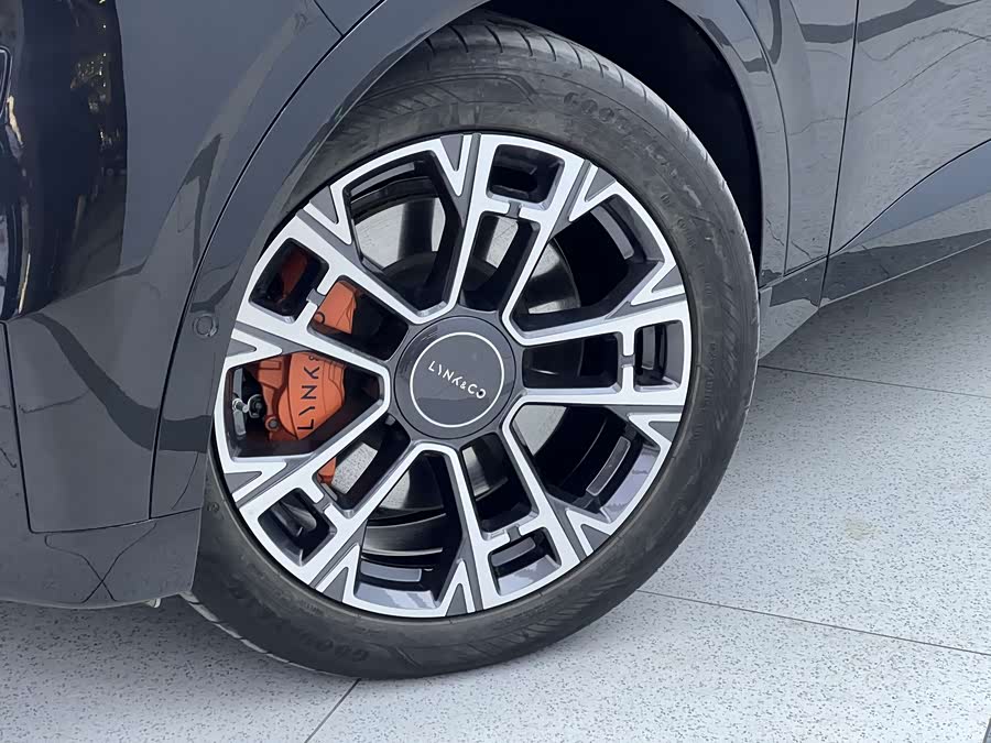Lynk & Co 900 2025 car image #8
