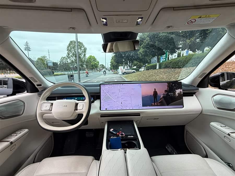 Lynk & Co 900 2025 car image #8