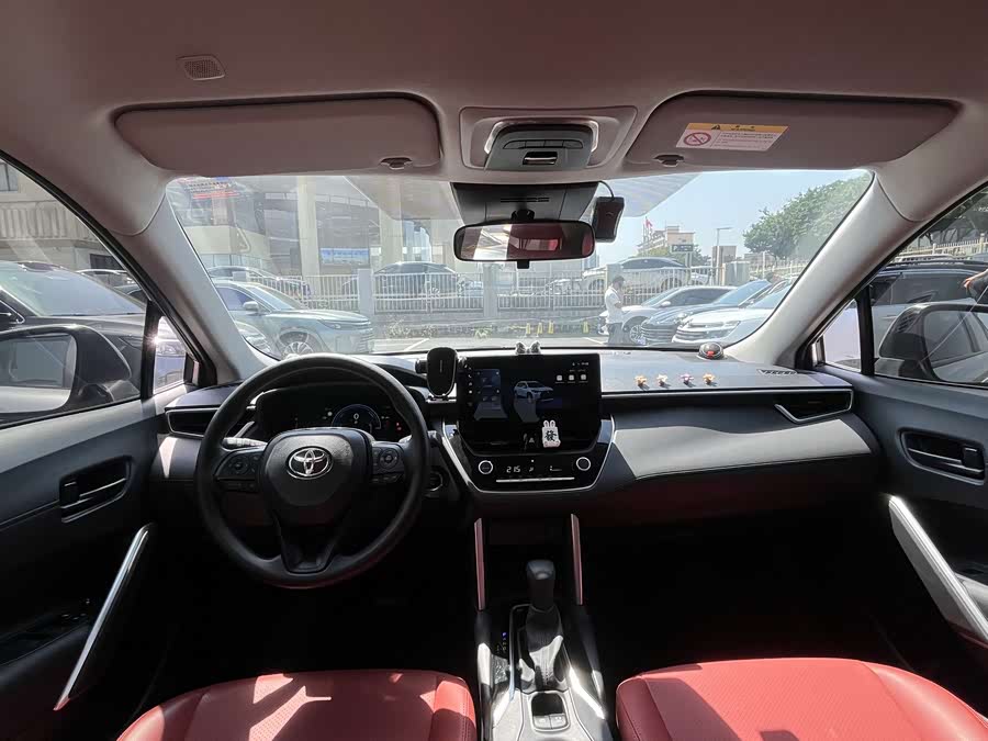 Toyota Corolla Cross 2024 immagine di auto #8