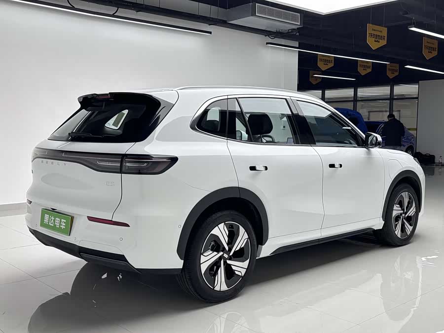 GEELY 2024 #8 GEELY 2024 car image #8