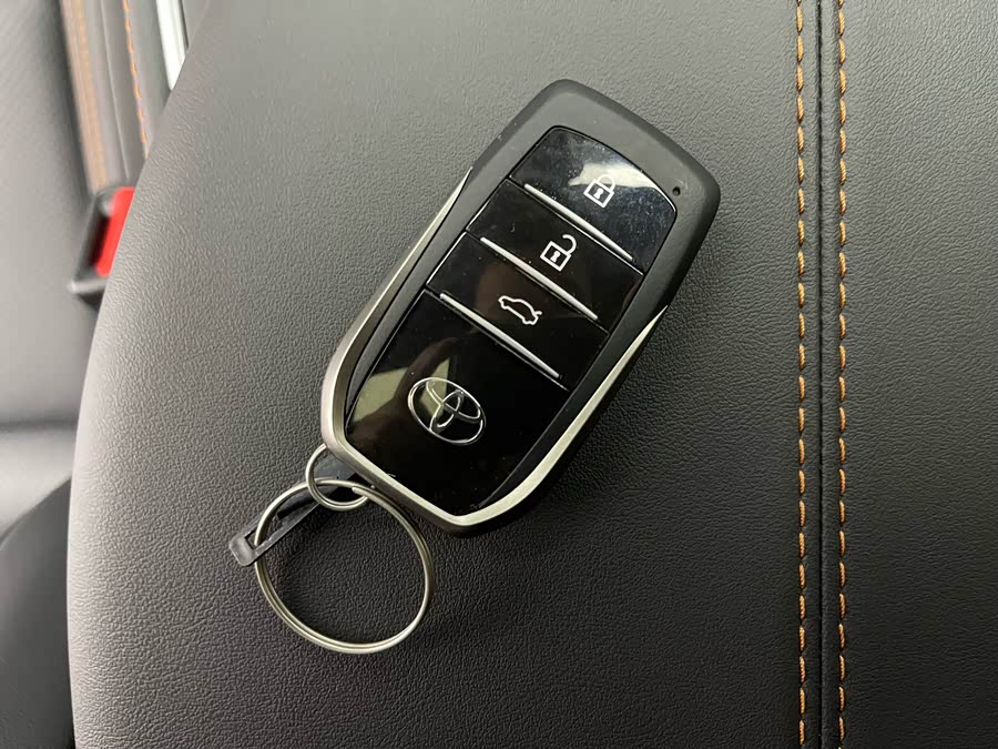 Toyota Avalon 2025 car image #8