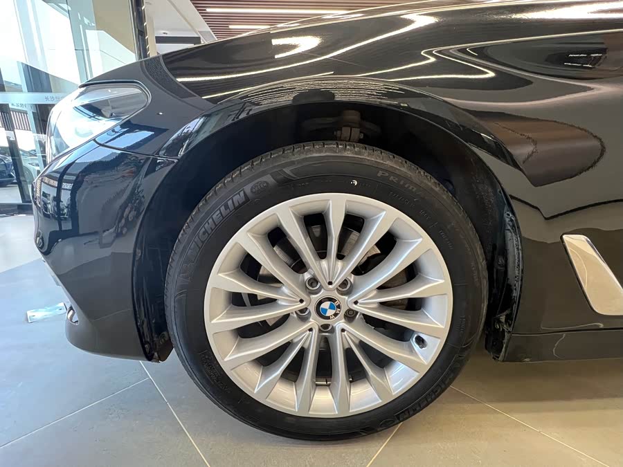 BMW 5 Series 2018 #8 BMW 5 Series 2018 car image #8