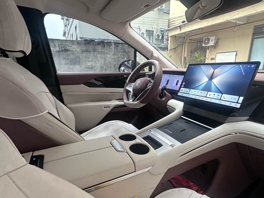 BYD Xia 2025 car image #8