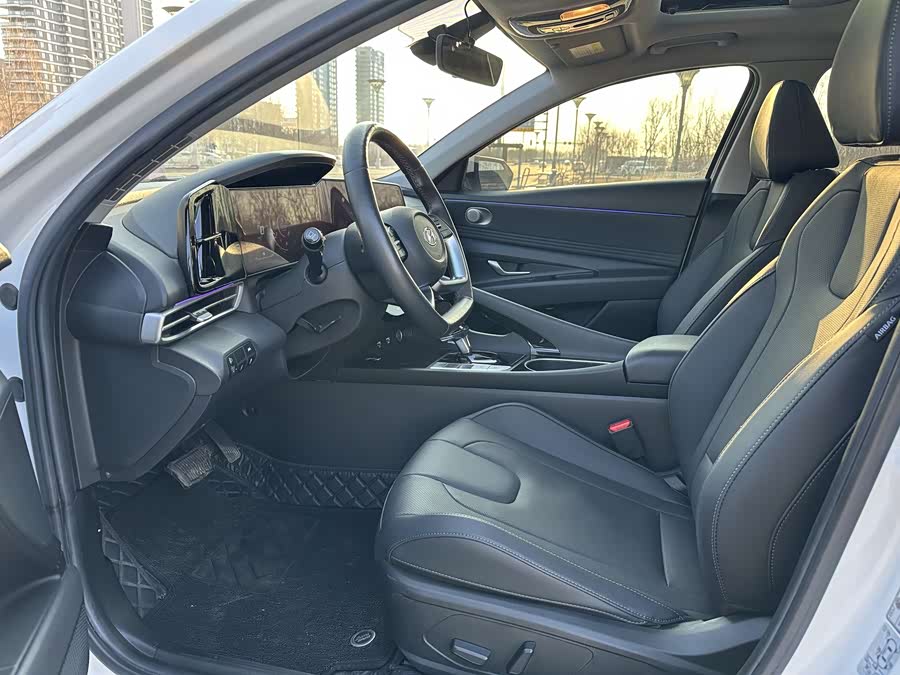 Hyundai Elantra 2021 immagine di auto #8