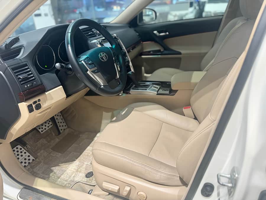 Toyota Reiz 2013 immagine di auto #8