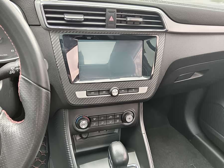 MG ZS 2017 #8 MG ZS 2017 car image #8