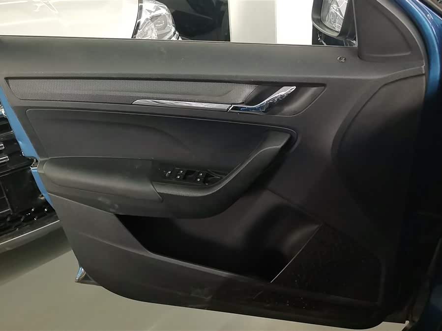 Skoda Kamiq 2018 car image #8