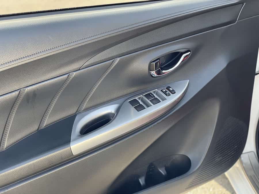 Toyota Yaris L Zhixiang 2018 immagine di auto #8