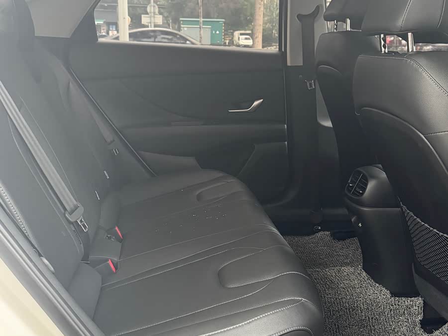 Hyundai Elantra 2022 car image #8