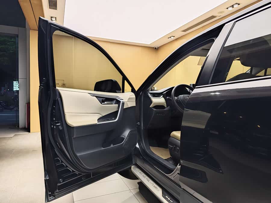 Toyota RAV4 2020 car image #8