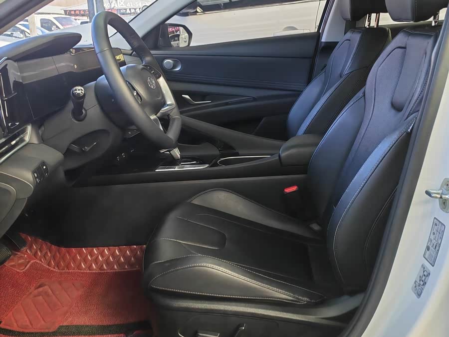 Hyundai Elantra 2023 immagine di auto #8