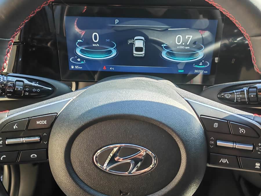 Hyundai Elantra 2023 immagine di auto #8