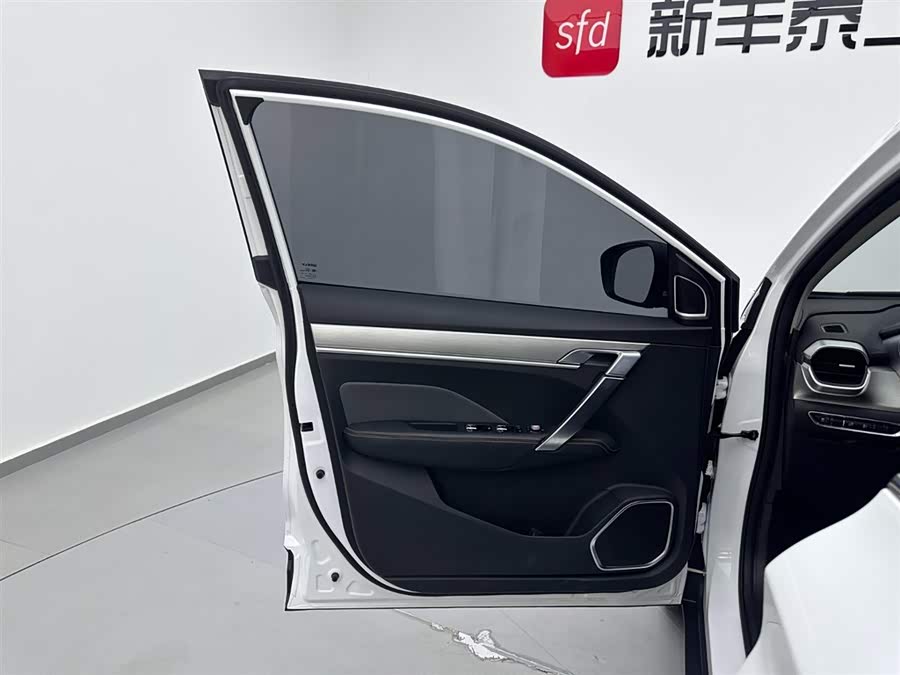 GEELY Coolray 2023 car image #8