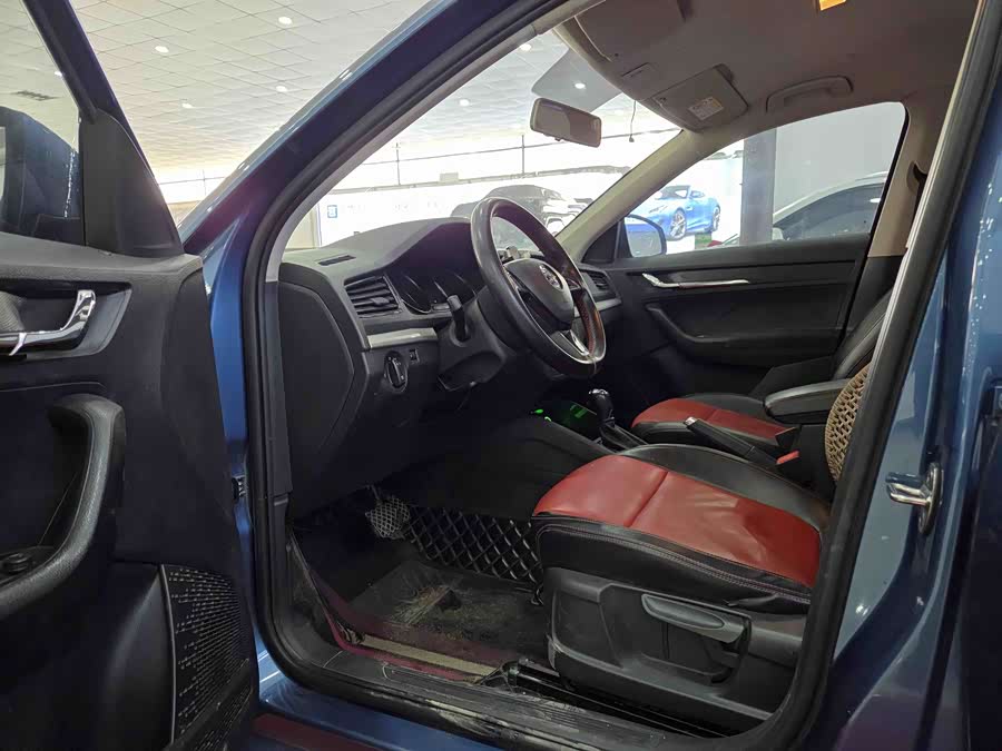 Skoda Kamiq 2023 car image #8