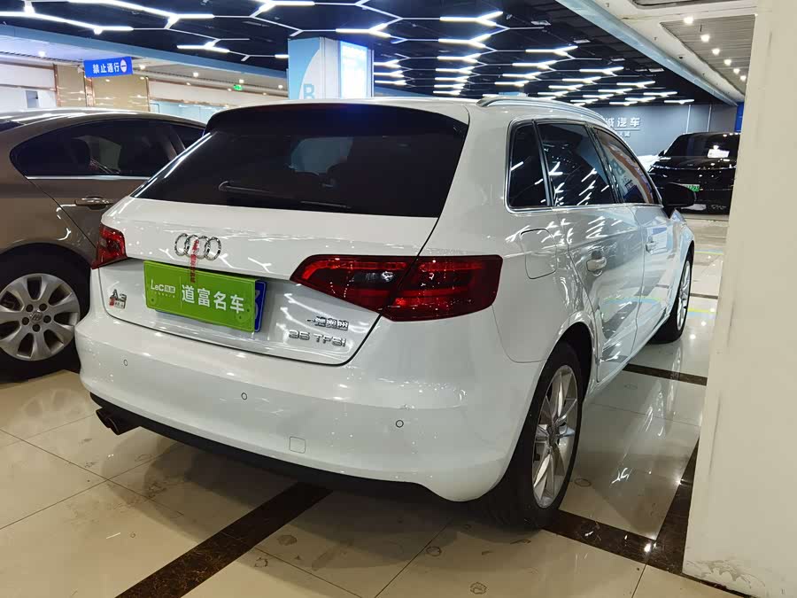Audi A3 2018 car image #8