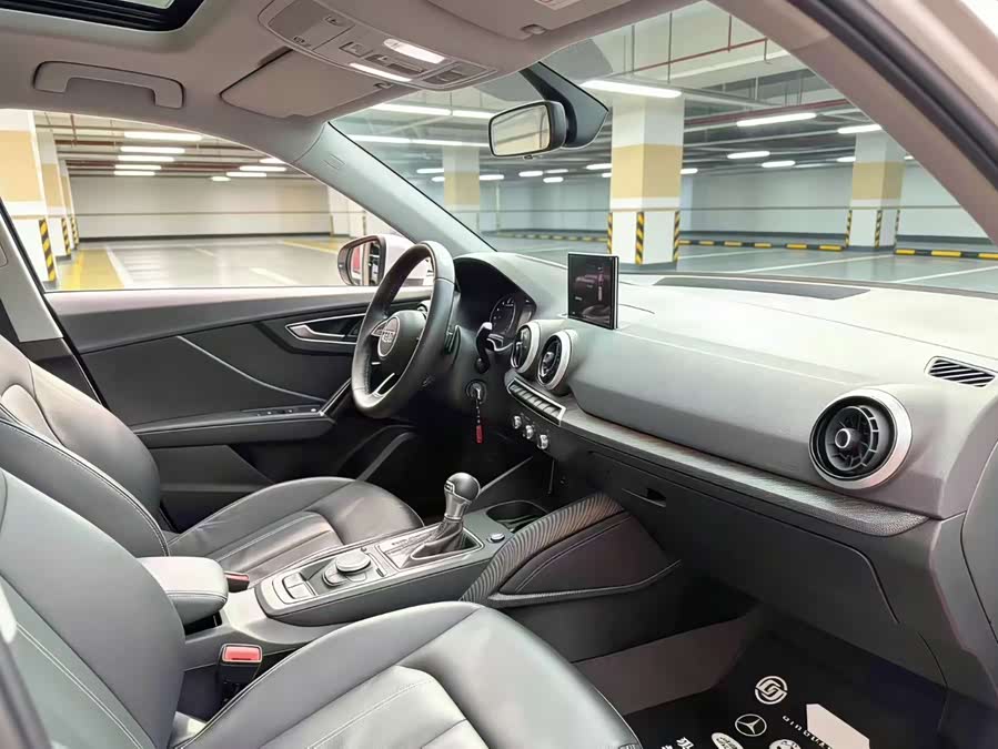 Audi Q2L 2023 imagen de coche #8