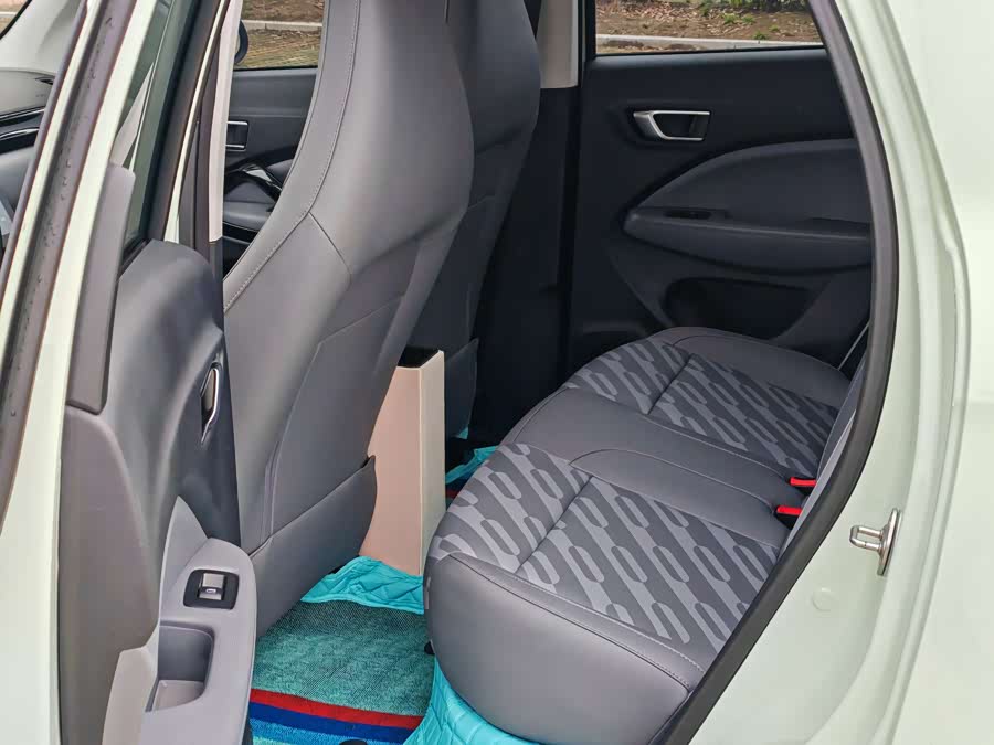 零跑汽车 零跑T03 2024 汽车图片 #8