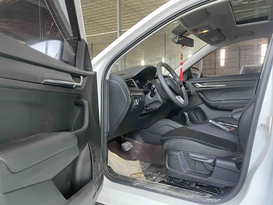 Skoda Kamiq 2023 car image #8