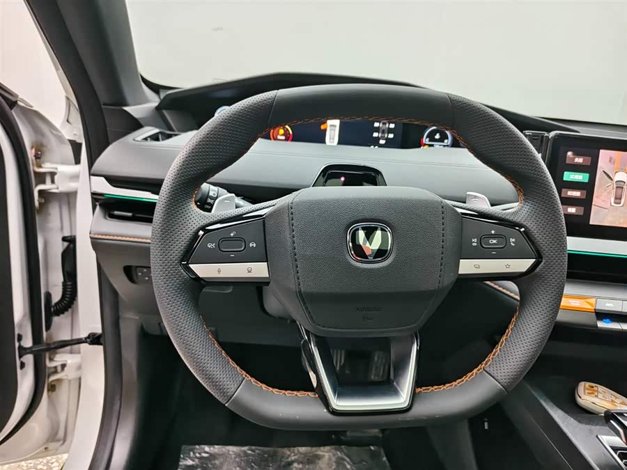 Changan UNI-V 2023 immagine di auto #8