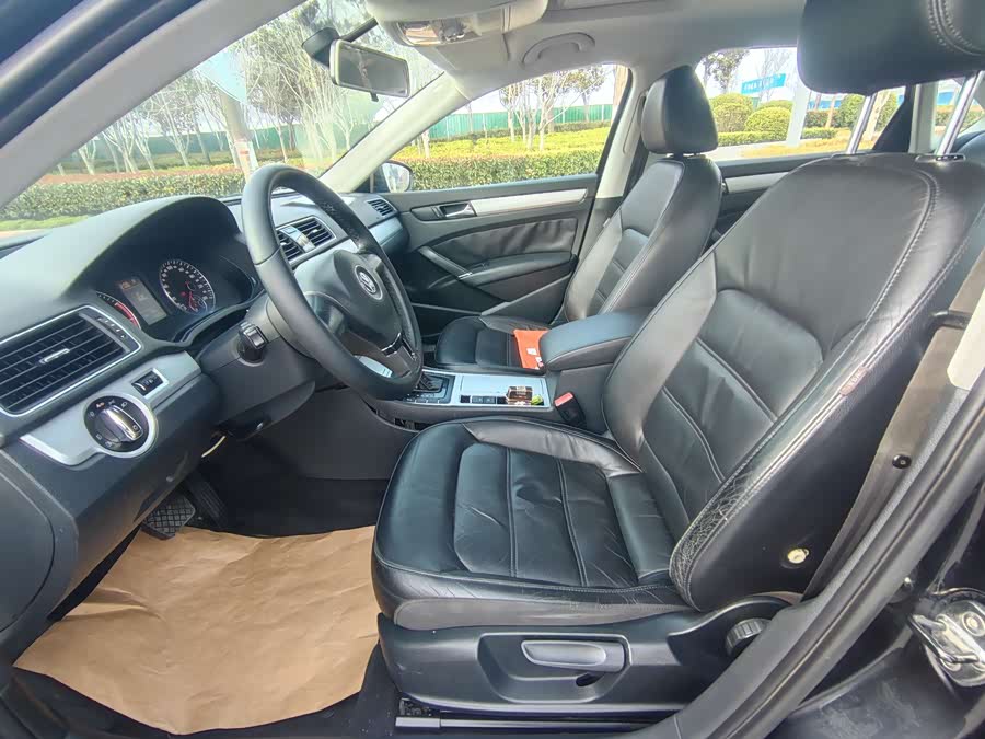 Volkswagen Passat 2013 car image #8