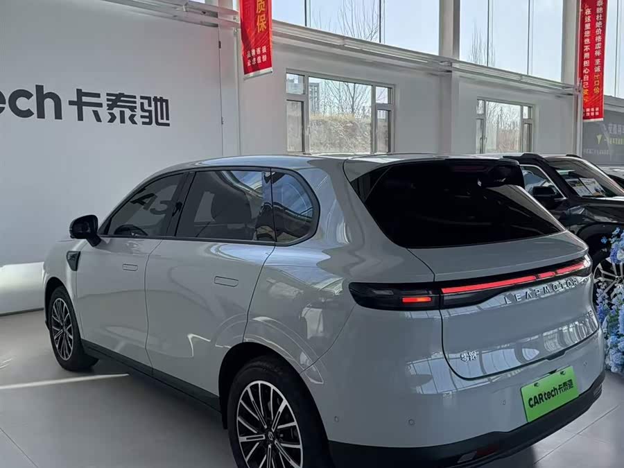 零跑汽车 零跑B10 2025 汽车图片 #8