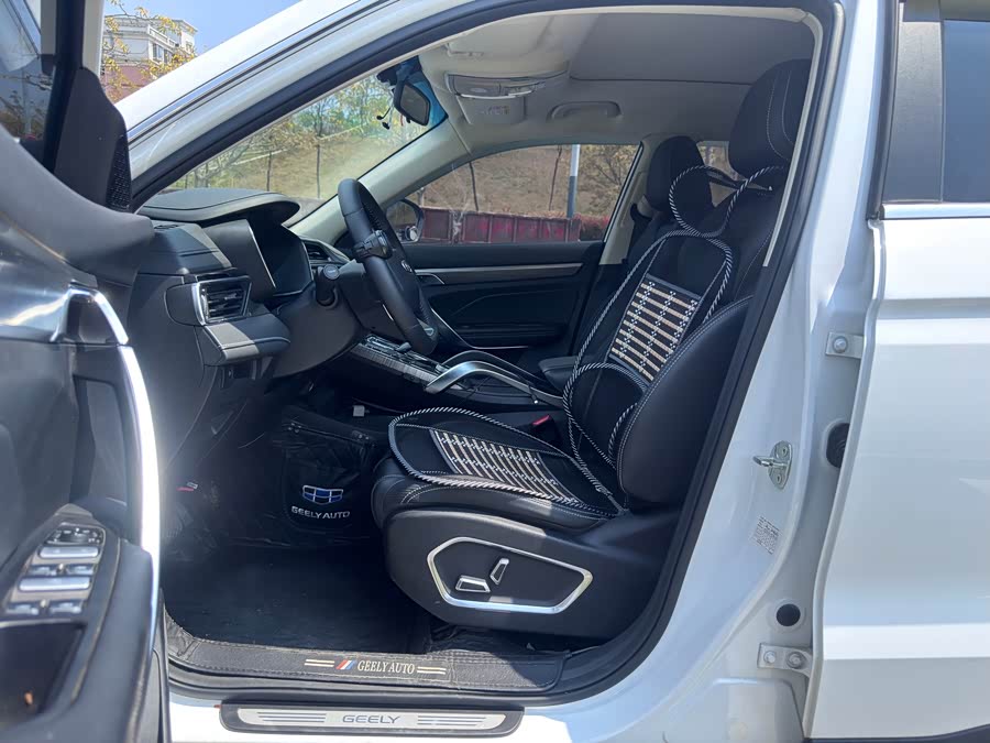 GEELY Boyue 2021 car image #8