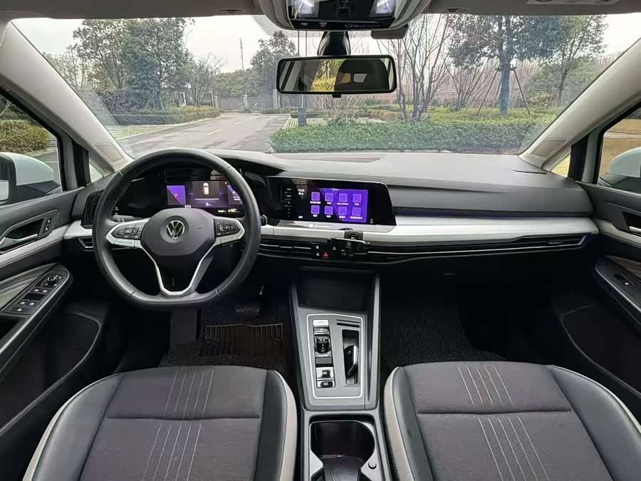 Volkswagen Golf 2023 car image #8
